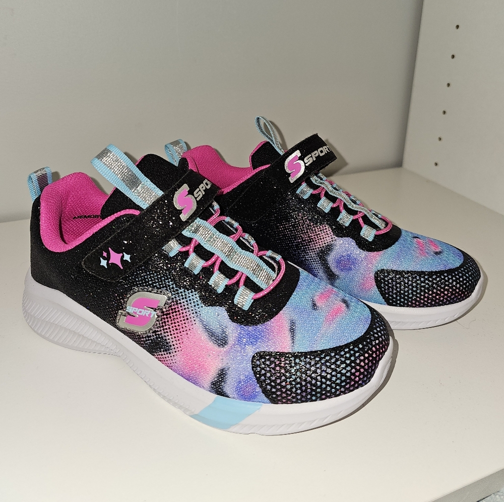 Skechers Black and Pink Athletic Sneakers with Mesh Design